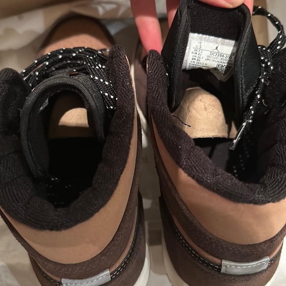 Sold - Nike Air Jordan 1 SE Dark Chocolate/Earth Tone - Picture 5 of 7